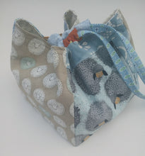 Square bottom project bag